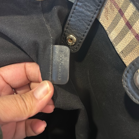 Vintage Burberry PVC Leather in good condition - Picture 8 of 12